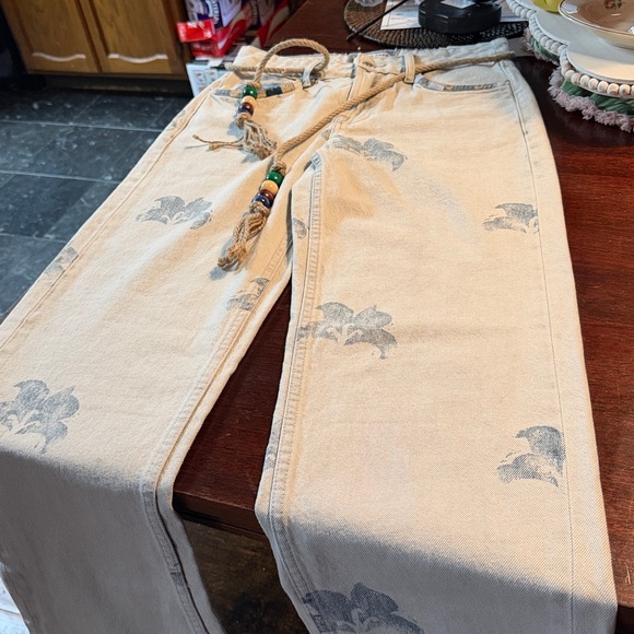 We The Free slouchy Geranium Straight Leg Jeans with beaded belt - Picture 2 of 7